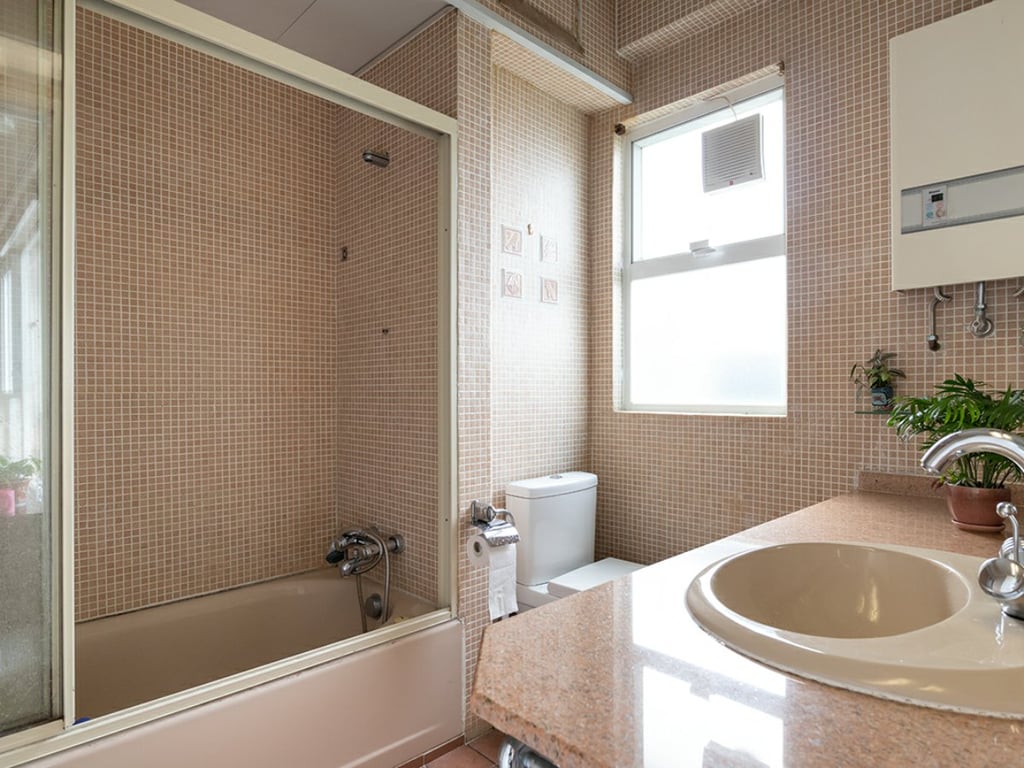 https://img.propertyraptor.com/cdn-cgi/imagedelivery/KD5bF_AFL0JDTbKLWF7z9g/ap8/ap8_001/hornet/prp/img/bde0d77a87fade8cd5dac11e399694cd.jpg/public