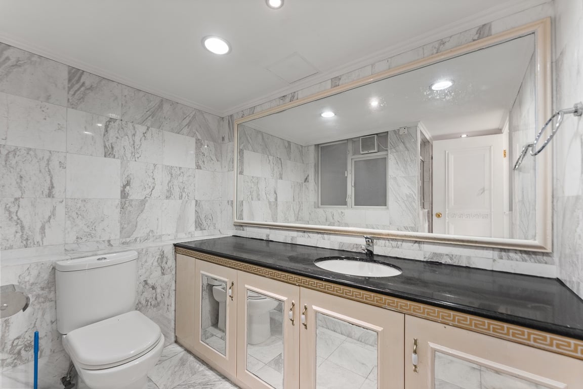https://img.propertyraptor.com/cdn-cgi/imagedelivery/KD5bF_AFL0JDTbKLWF7z9g/ap8/ap8_001/hornet/prp/img/bdf9d0dba505192554cc41e90b2d87d8-wtm.jpg/public