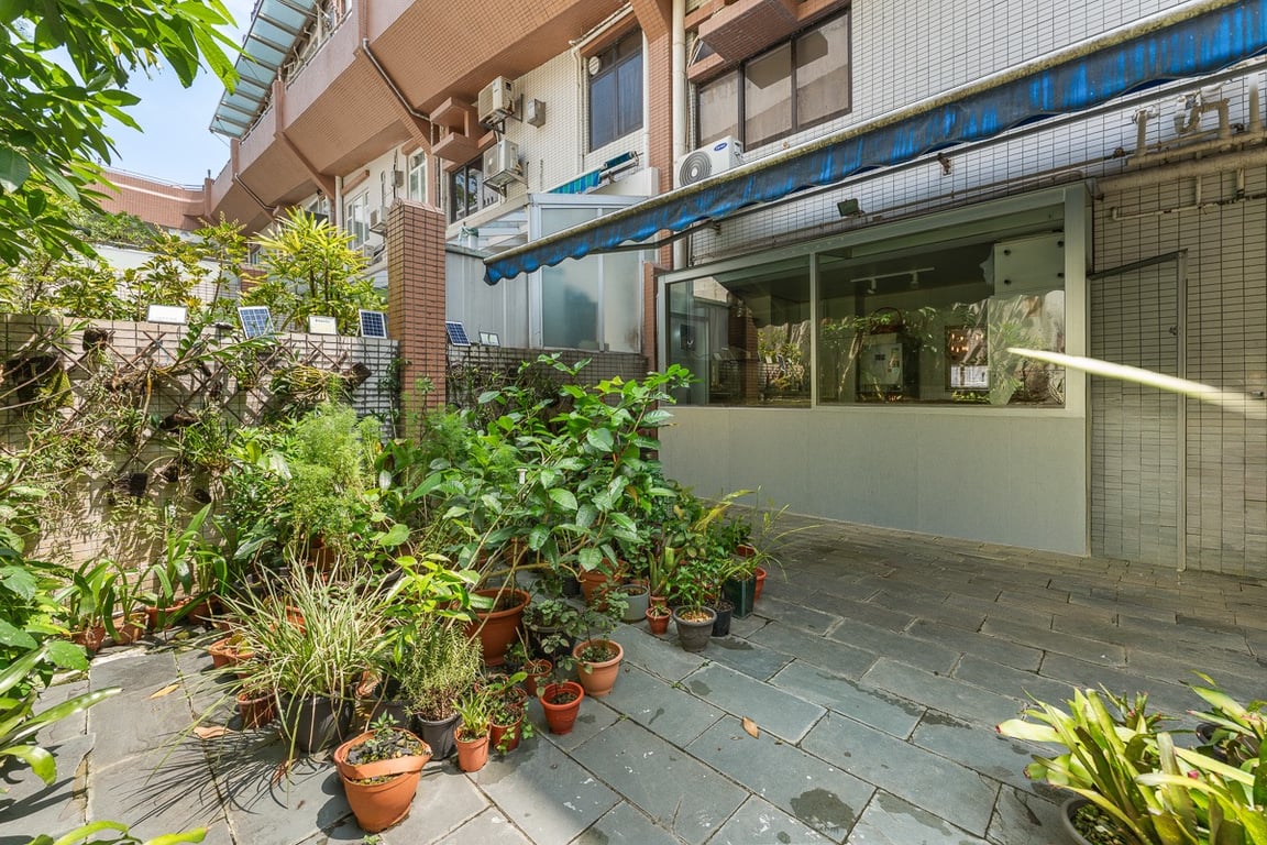 https://img.propertyraptor.com/cdn-cgi/imagedelivery/KD5bF_AFL0JDTbKLWF7z9g/ap8/ap8_001/hornet/prp/img/be0924b1fd12c70f03bd4c1352c236c4-wtm.jpg/public