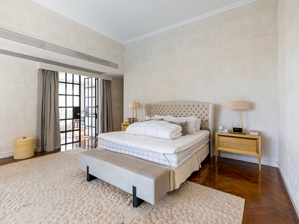 https://img.propertyraptor.com/cdn-cgi/imagedelivery/KD5bF_AFL0JDTbKLWF7z9g/ap8/ap8_001/hornet/prp/img/be136b07b6a98587631afc94aa3bd512.jpg/public