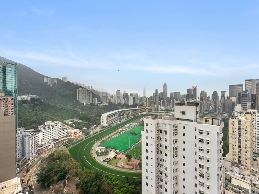 https://img.propertyraptor.com/cdn-cgi/imagedelivery/KD5bF_AFL0JDTbKLWF7z9g/ap8/ap8_001/hornet/prp/img/be4efd14d98b679f961ba99771acf9e7.jpg/public