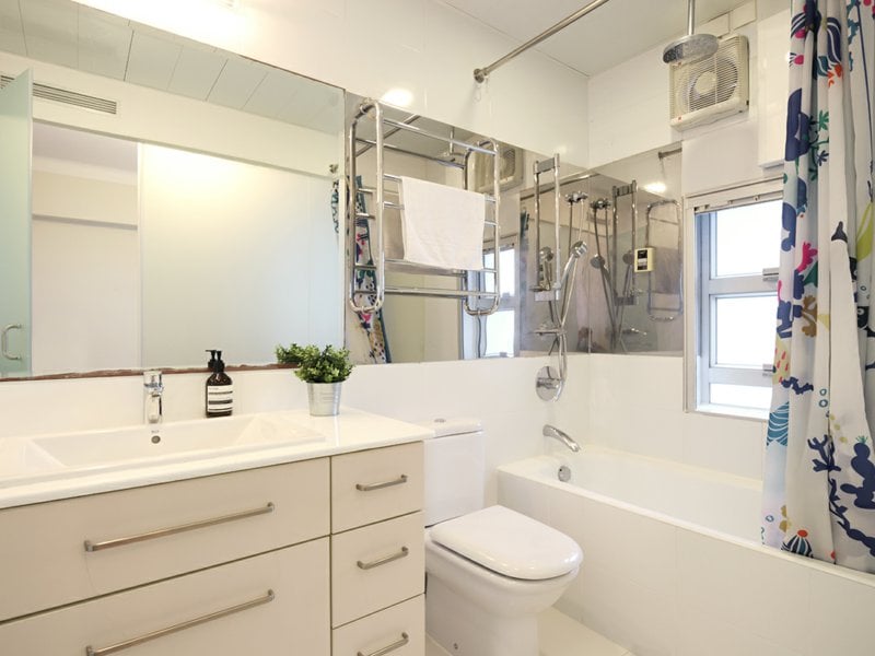 https://img.propertyraptor.com/cdn-cgi/imagedelivery/KD5bF_AFL0JDTbKLWF7z9g/ap8/ap8_001/hornet/prp/img/be5e9a96add912e98ef8f4c4cfcaa78c.jpg/public