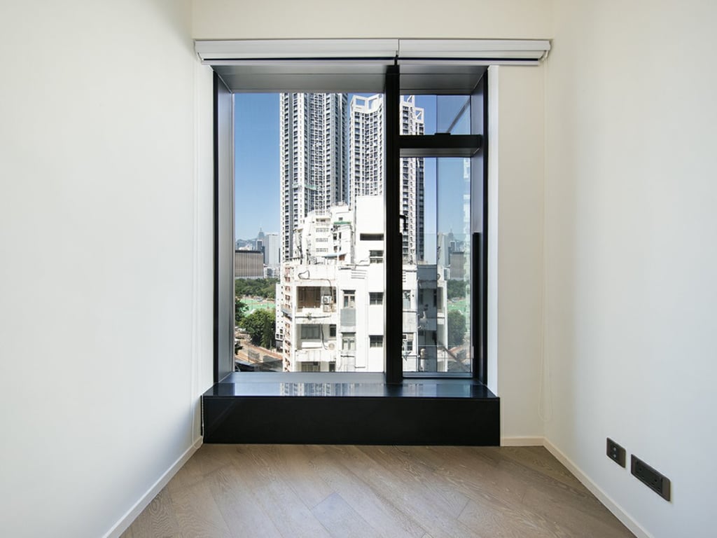 https://img.propertyraptor.com/cdn-cgi/imagedelivery/KD5bF_AFL0JDTbKLWF7z9g/ap8/ap8_001/hornet/prp/img/bea96cb854f291f54b35db58a5378c2f.jpg/public