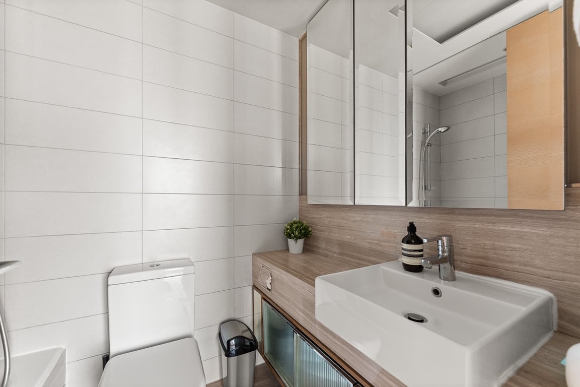 https://img.propertyraptor.com/cdn-cgi/imagedelivery/KD5bF_AFL0JDTbKLWF7z9g/ap8/ap8_001/hornet/prp/img/bec96a8c6dfcaee62b99511442d21ee8-wtm.jpg/public