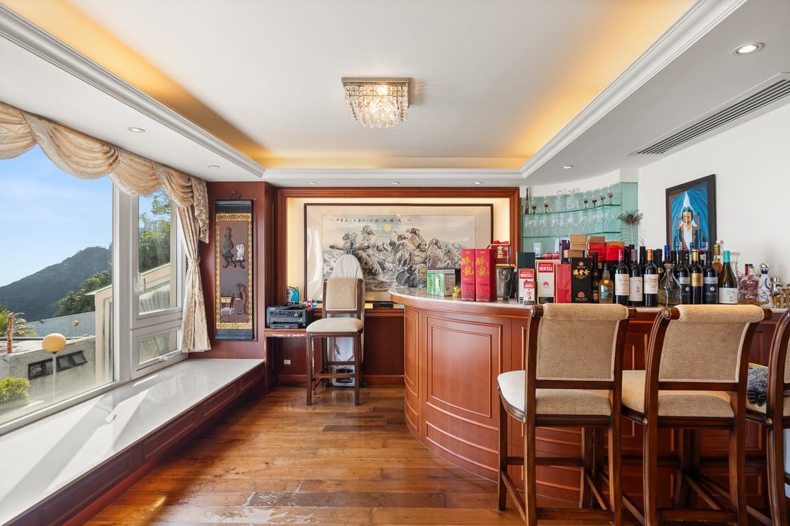 https://img.propertyraptor.com/cdn-cgi/imagedelivery/KD5bF_AFL0JDTbKLWF7z9g/ap8/ap8_001/hornet/prp/img/bef5cd18aad835ef7d965949d668e32c-wtm.jpg/public