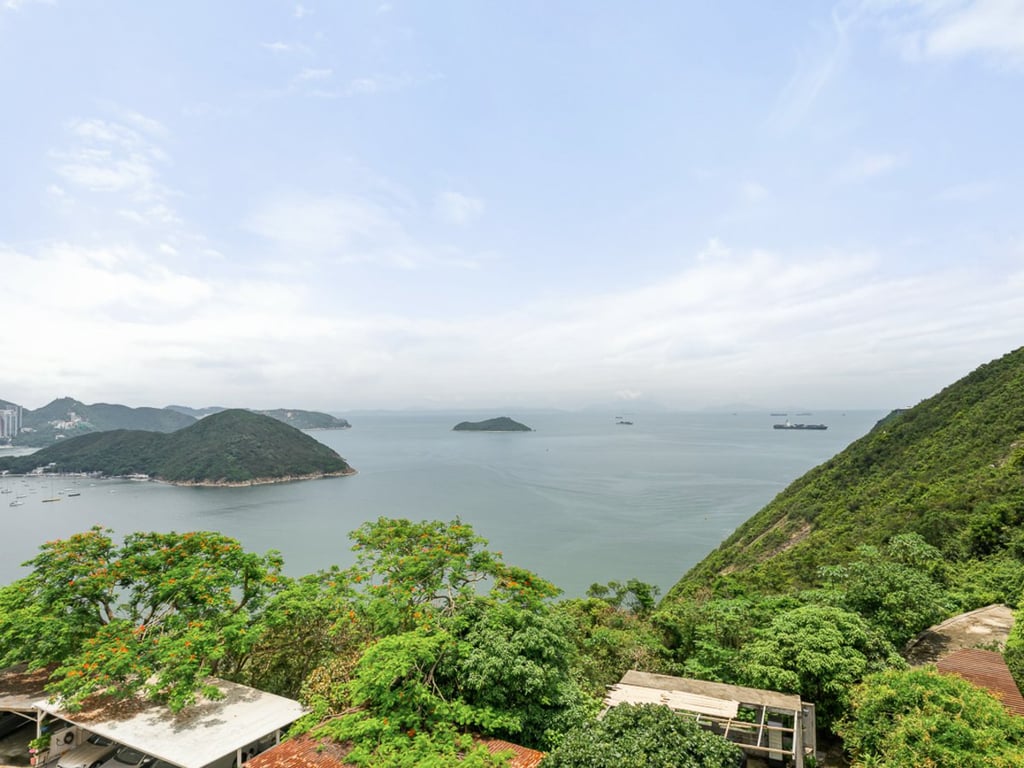 https://img.propertyraptor.com/cdn-cgi/imagedelivery/KD5bF_AFL0JDTbKLWF7z9g/ap8/ap8_001/hornet/prp/img/bf12ce3087311b3bcb2cb4f030aee40d.jpg/public