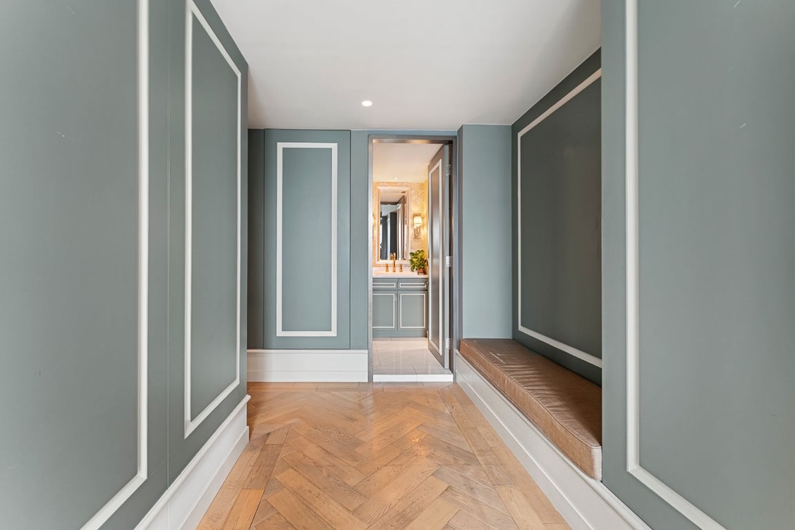 https://img.propertyraptor.com/cdn-cgi/imagedelivery/KD5bF_AFL0JDTbKLWF7z9g/ap8/ap8_001/hornet/prp/img/bf5fc7fab1418c9100e7dc3dab080192-wtm.jpg/public