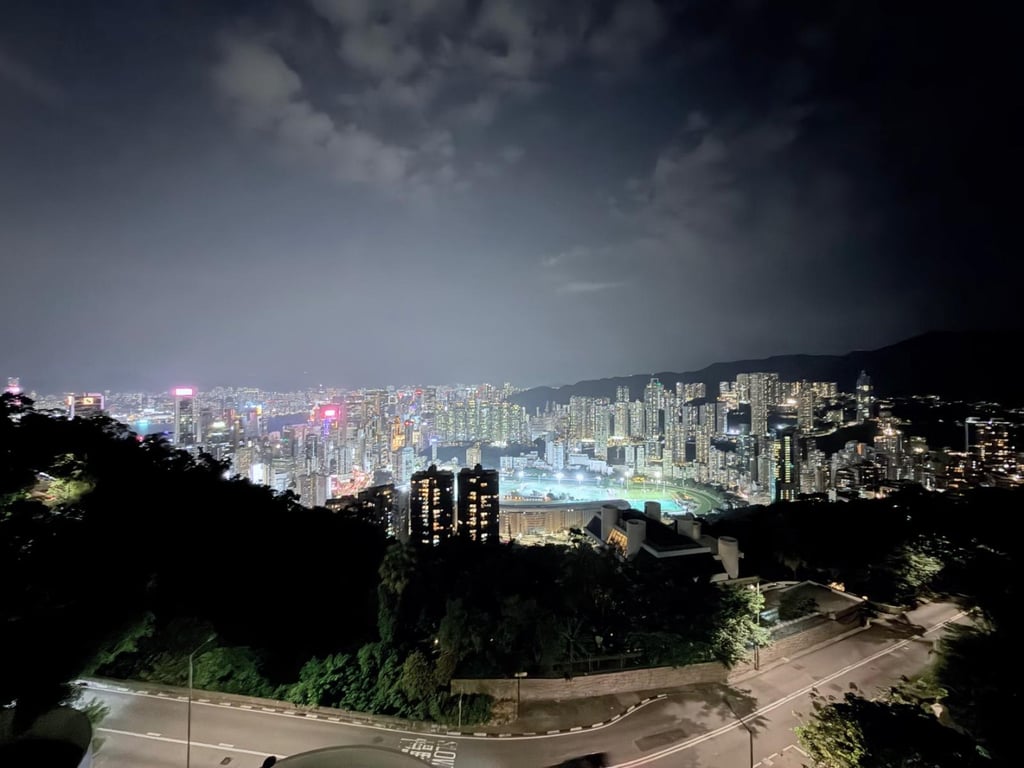 https://img.propertyraptor.com/cdn-cgi/imagedelivery/KD5bF_AFL0JDTbKLWF7z9g/ap8/ap8_001/hornet/prp/img/bf763bd61860109f1a0864f512110b47-wtm.jpg/public