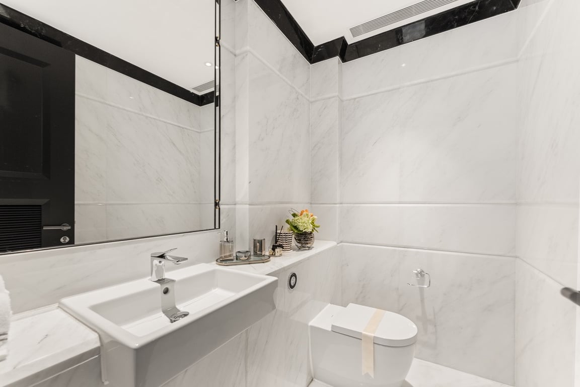 https://img.propertyraptor.com/cdn-cgi/imagedelivery/KD5bF_AFL0JDTbKLWF7z9g/ap8/ap8_001/hornet/prp/img/bf9bf7252eb487ebf90917ea2e3d394d-wtm.jpg/public