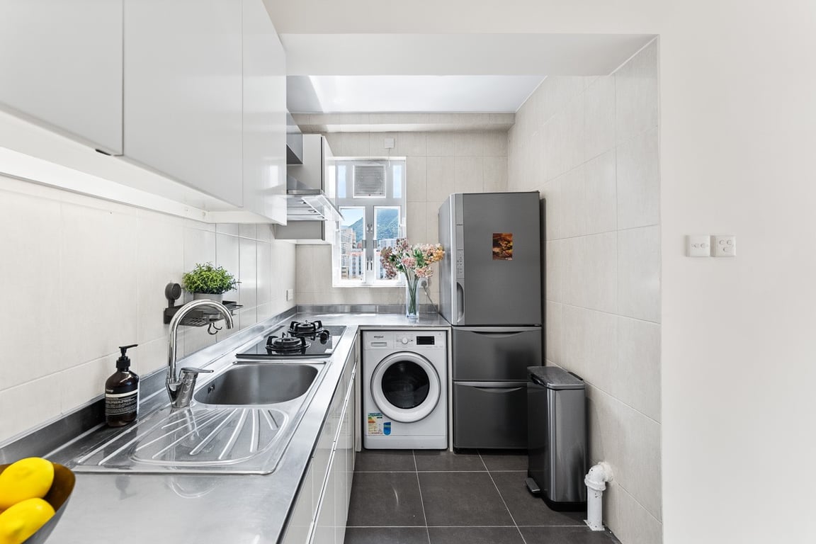 https://img.propertyraptor.com/cdn-cgi/imagedelivery/KD5bF_AFL0JDTbKLWF7z9g/ap8/ap8_001/hornet/prp/img/bfdadead841438aa7d50d04b3d4da159-wtm.jpg/public
