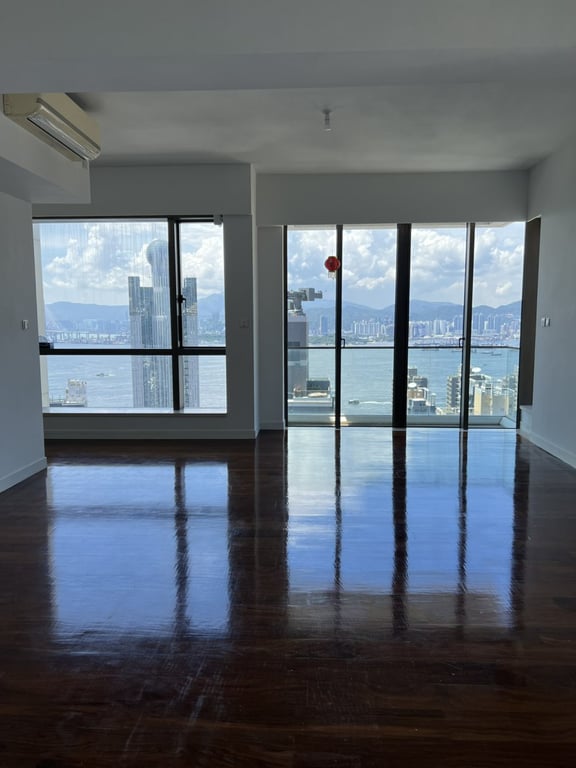 https://img.propertyraptor.com/cdn-cgi/imagedelivery/KD5bF_AFL0JDTbKLWF7z9g/ap8/ap8_001/hornet/prp/img/c0089ab4f1b8a66d8bc103ca1b3f6e5a.jpg/public