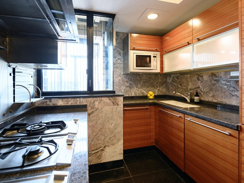 https://img.propertyraptor.com/cdn-cgi/imagedelivery/KD5bF_AFL0JDTbKLWF7z9g/ap8/ap8_001/hornet/prp/img/c041f3d3ba7fec060cc819ec21093936.jpg/public