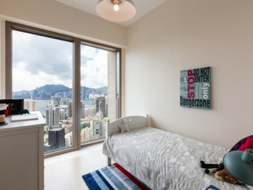 https://img.propertyraptor.com/cdn-cgi/imagedelivery/KD5bF_AFL0JDTbKLWF7z9g/ap8/ap8_001/hornet/prp/img/c05fa7083b80c38b8d2119a766950f72-wtm.jpg/public