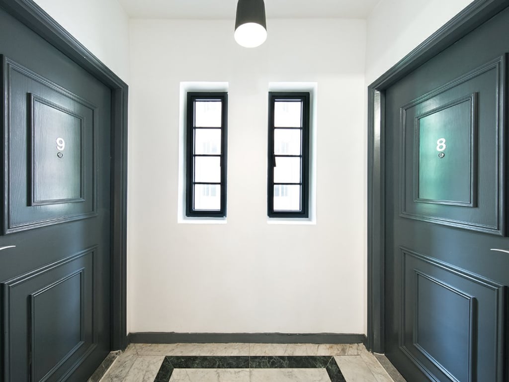 https://img.propertyraptor.com/cdn-cgi/imagedelivery/KD5bF_AFL0JDTbKLWF7z9g/ap8/ap8_001/hornet/prp/img/c06dc90da1048e37dd82473a00877bef.jpg/public