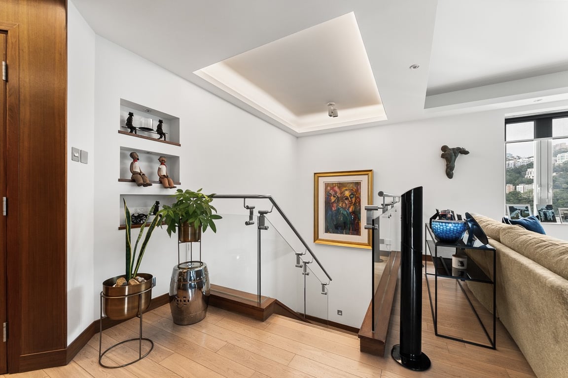 https://img.propertyraptor.com/cdn-cgi/imagedelivery/KD5bF_AFL0JDTbKLWF7z9g/ap8/ap8_001/hornet/prp/img/c07108cce4429ce4409a82769a1e3815-wtm.jpg/public