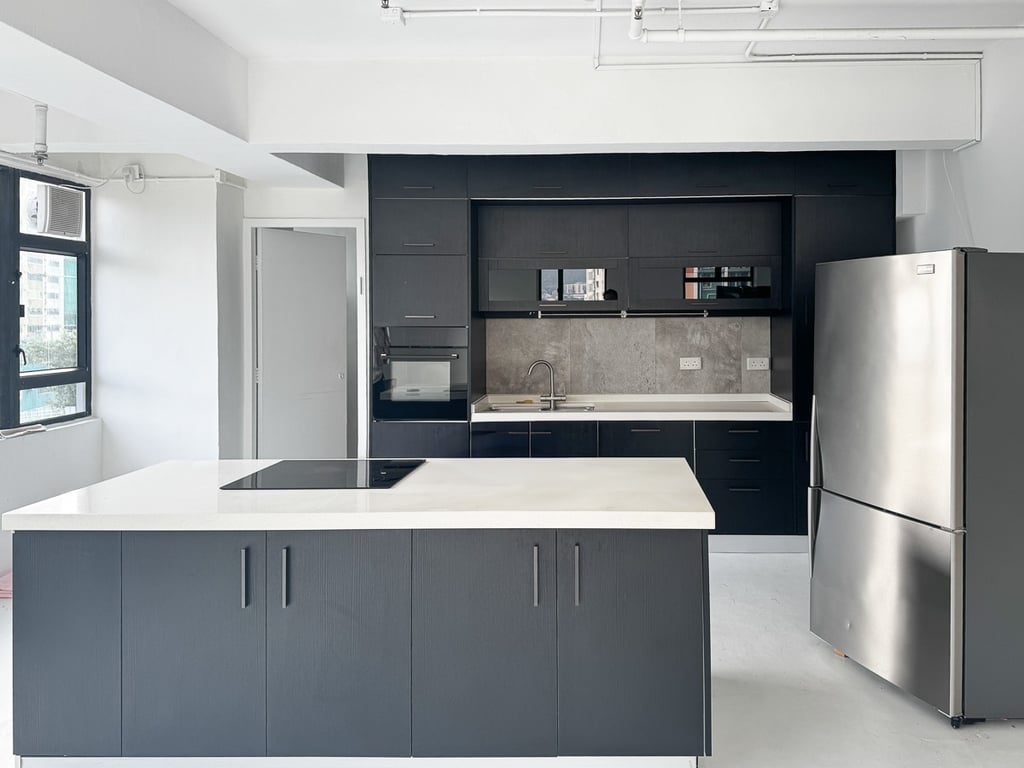 https://img.propertyraptor.com/cdn-cgi/imagedelivery/KD5bF_AFL0JDTbKLWF7z9g/ap8/ap8_001/hornet/prp/img/c07cb350ac3fb80543ce506446e55556-wtm.jpg/public