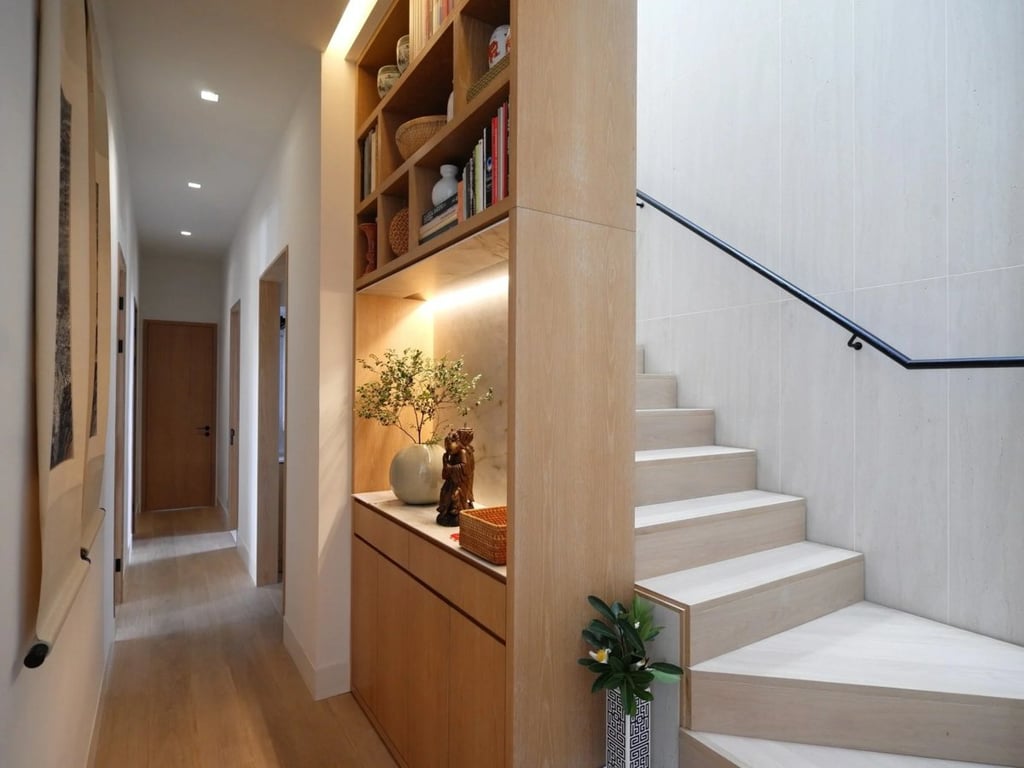 https://img.propertyraptor.com/cdn-cgi/imagedelivery/KD5bF_AFL0JDTbKLWF7z9g/ap8/ap8_001/hornet/prp/img/c09782ec654424cb41c14db3099f21fe.jpg/public
