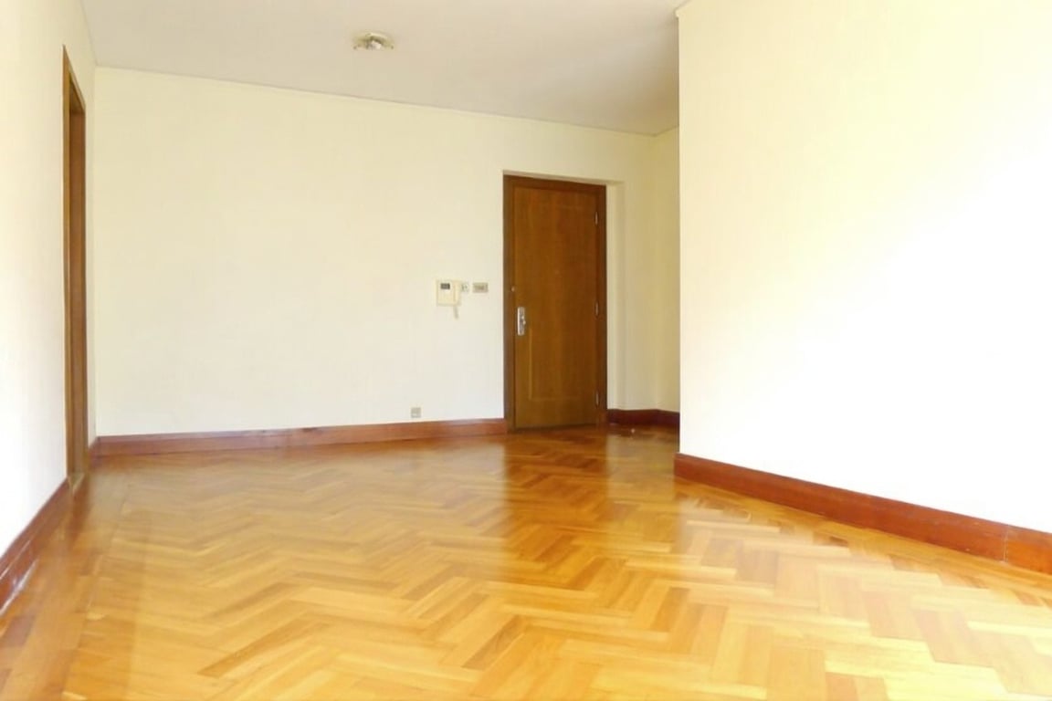 https://img.propertyraptor.com/cdn-cgi/imagedelivery/KD5bF_AFL0JDTbKLWF7z9g/ap8/ap8_001/hornet/prp/img/c0cefeb66557feae5f41c264af3e9a6d-wtm.jpg/public