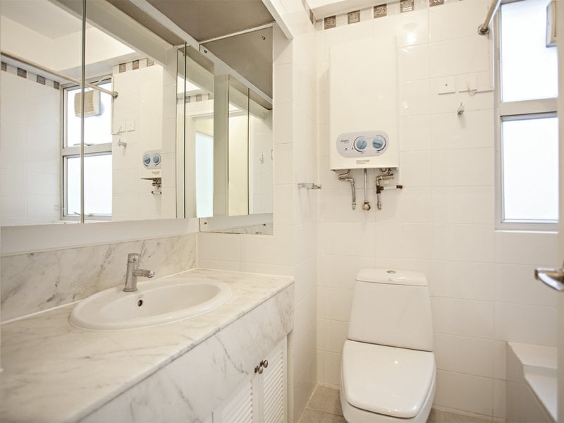 https://img.propertyraptor.com/cdn-cgi/imagedelivery/KD5bF_AFL0JDTbKLWF7z9g/ap8/ap8_001/hornet/prp/img/c0f1a7c579491925bd139c6e9a4a3e6b.jpg/public