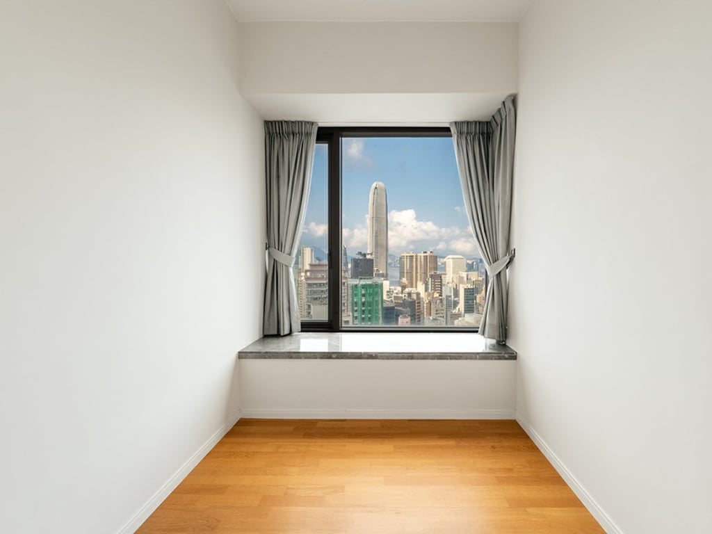 https://img.propertyraptor.com/cdn-cgi/imagedelivery/KD5bF_AFL0JDTbKLWF7z9g/ap8/ap8_001/hornet/prp/img/c10c451e0649456e1355e9a3b3fac73d.jpg/public