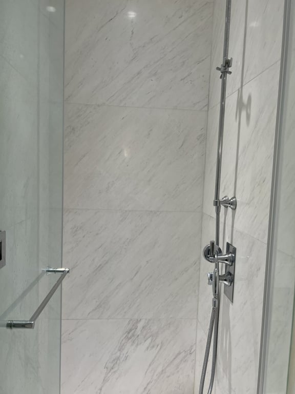 https://img.propertyraptor.com/cdn-cgi/imagedelivery/KD5bF_AFL0JDTbKLWF7z9g/ap8/ap8_001/hornet/prp/img/c14be068799ab8d655e3a9e4dff01200.jpg/public