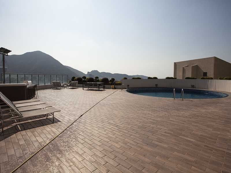 https://img.propertyraptor.com/cdn-cgi/imagedelivery/KD5bF_AFL0JDTbKLWF7z9g/ap8/ap8_001/hornet/prp/img/c175b42b088129f6d6c51b3b1bb65a40.jpg/public