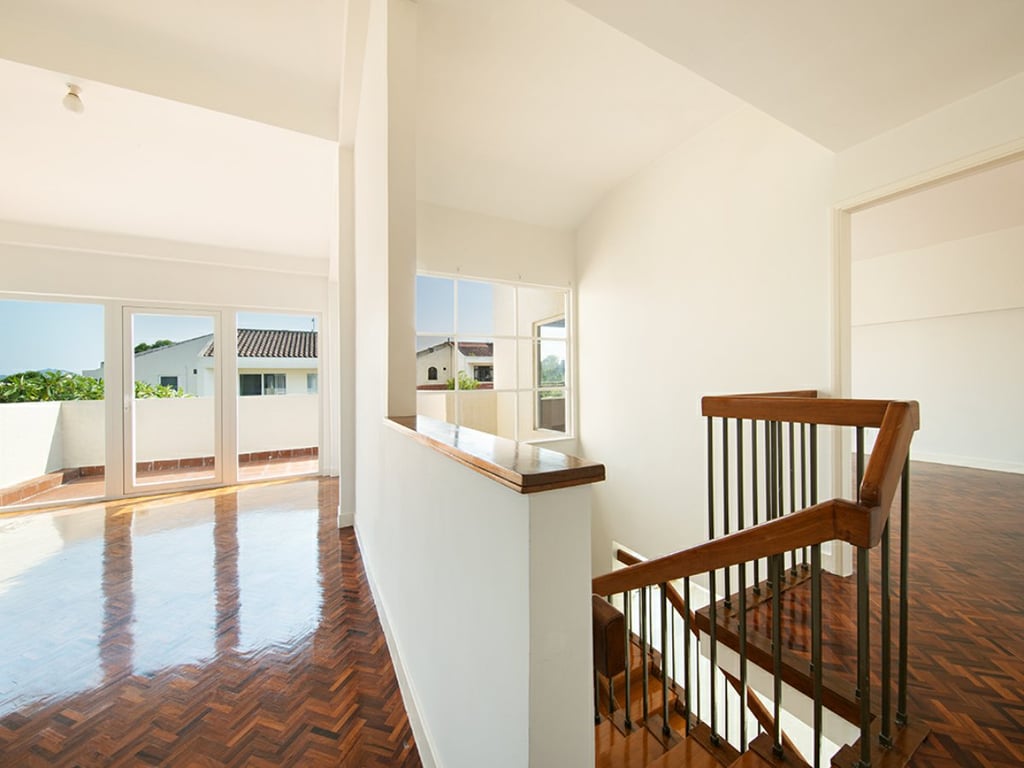 https://img.propertyraptor.com/cdn-cgi/imagedelivery/KD5bF_AFL0JDTbKLWF7z9g/ap8/ap8_001/hornet/prp/img/c17923e95711d98af1ab57f688ec9fef.jpg/public