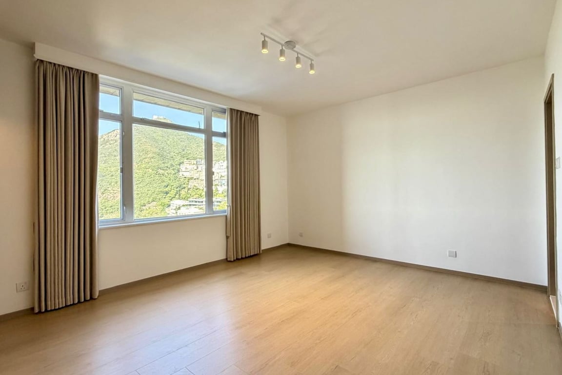 https://img.propertyraptor.com/cdn-cgi/imagedelivery/KD5bF_AFL0JDTbKLWF7z9g/ap8/ap8_001/hornet/prp/img/c19f7fc707527aee6e2720cc87b60d33-wtm.jpg/public