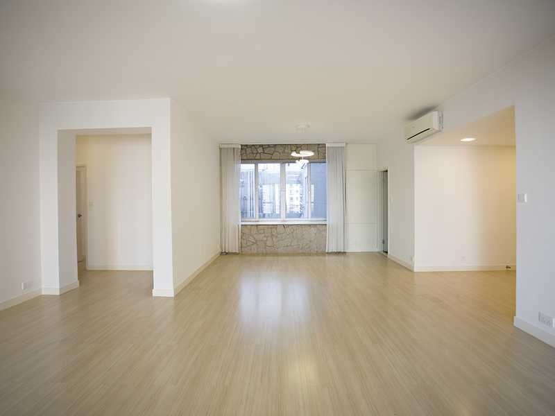 https://img.propertyraptor.com/cdn-cgi/imagedelivery/KD5bF_AFL0JDTbKLWF7z9g/ap8/ap8_001/hornet/prp/img/c1a55a6db87238b80ed4ab084b2ad773.jpg/public