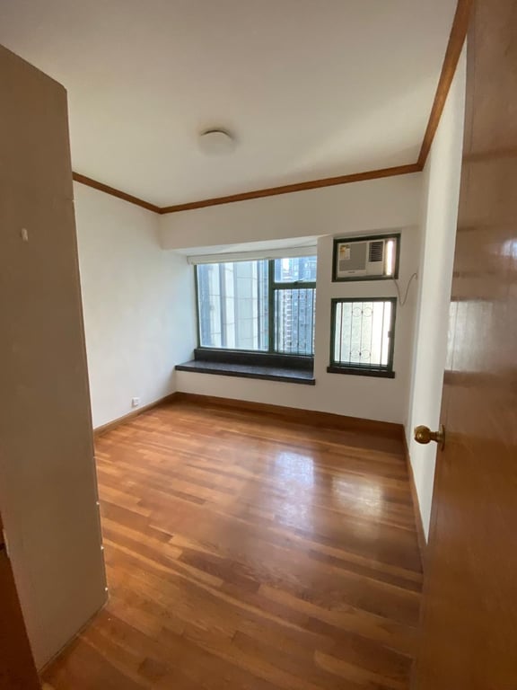 https://img.propertyraptor.com/cdn-cgi/imagedelivery/KD5bF_AFL0JDTbKLWF7z9g/ap8/ap8_001/hornet/prp/img/c1a5af3dbeb5c42f2c7ecfbd8726c627-wtm.jpg/public