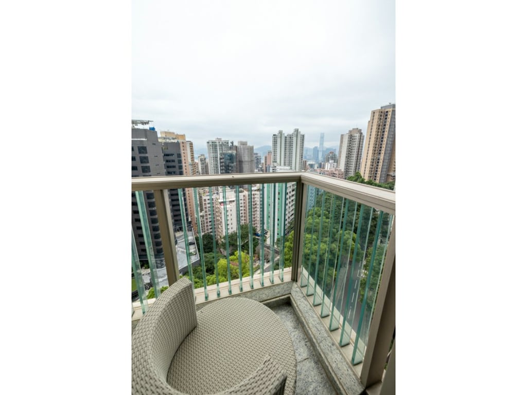 https://img.propertyraptor.com/cdn-cgi/imagedelivery/KD5bF_AFL0JDTbKLWF7z9g/ap8/ap8_001/hornet/prp/img/c1b287832ebcb2f6ed44c024c70a8818.jpg/public
