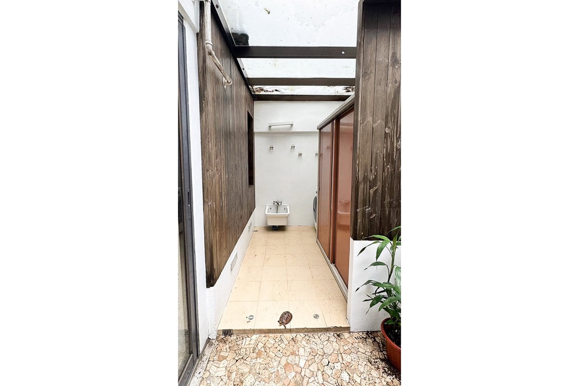https://img.propertyraptor.com/cdn-cgi/imagedelivery/KD5bF_AFL0JDTbKLWF7z9g/ap8/ap8_001/hornet/prp/img/c1b9573e5e91c930ba5114c620cc2636-wtm.jpg/public