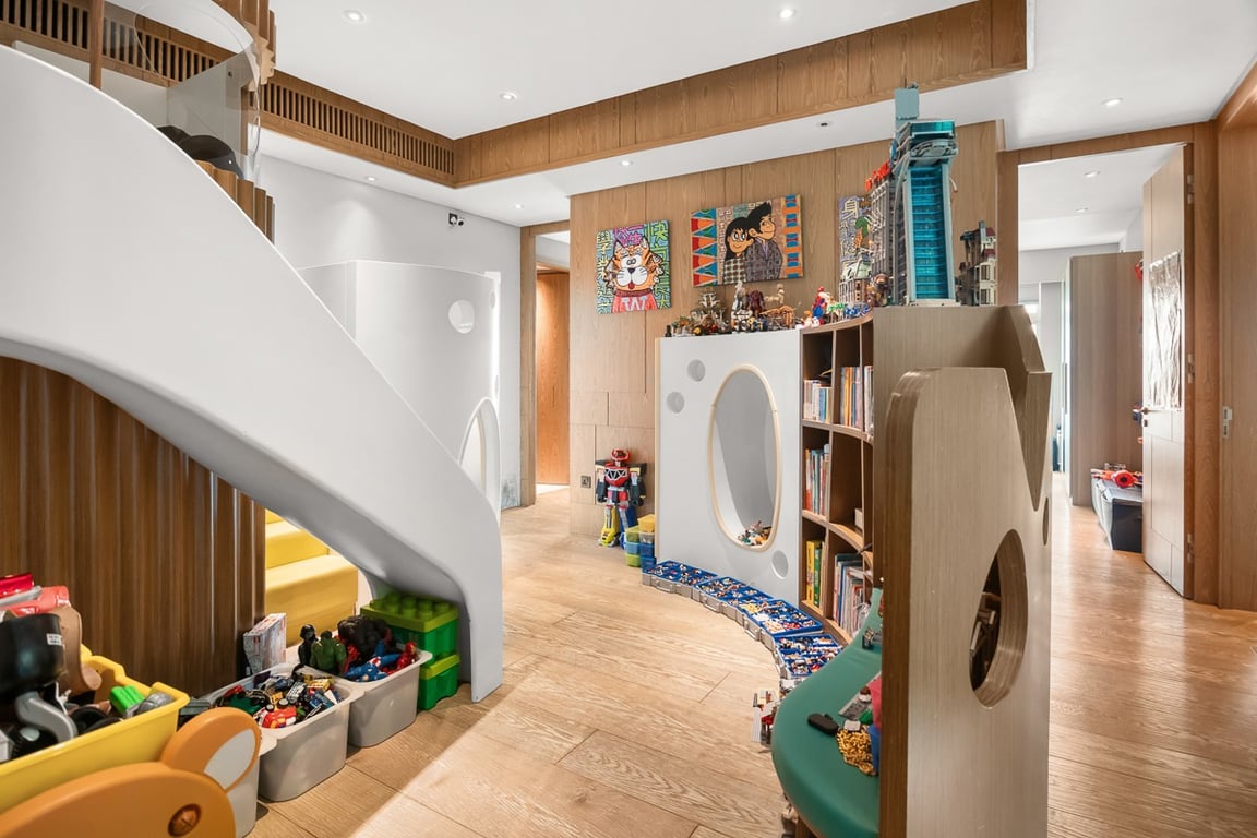 https://img.propertyraptor.com/cdn-cgi/imagedelivery/KD5bF_AFL0JDTbKLWF7z9g/ap8/ap8_001/hornet/prp/img/c1cd57c0d2de9c129cb092dddfd0cd24-wtm.jpg/public