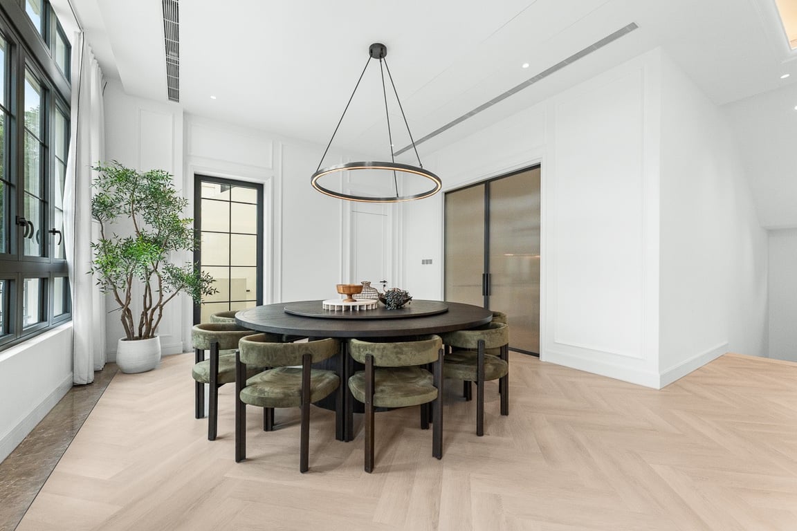 https://img.propertyraptor.com/cdn-cgi/imagedelivery/KD5bF_AFL0JDTbKLWF7z9g/ap8/ap8_001/hornet/prp/img/c1f2b8308b4ab249563b93b953ffb969-wtm.jpg/public