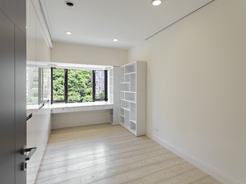 Woodbury Court