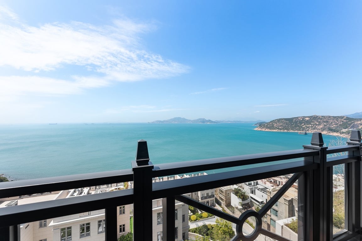 https://img.propertyraptor.com/cdn-cgi/imagedelivery/KD5bF_AFL0JDTbKLWF7z9g/ap8/ap8_001/hornet/prp/img/c233904c76c6163464b62e6cb18a3e0f-wtm.jpg/public