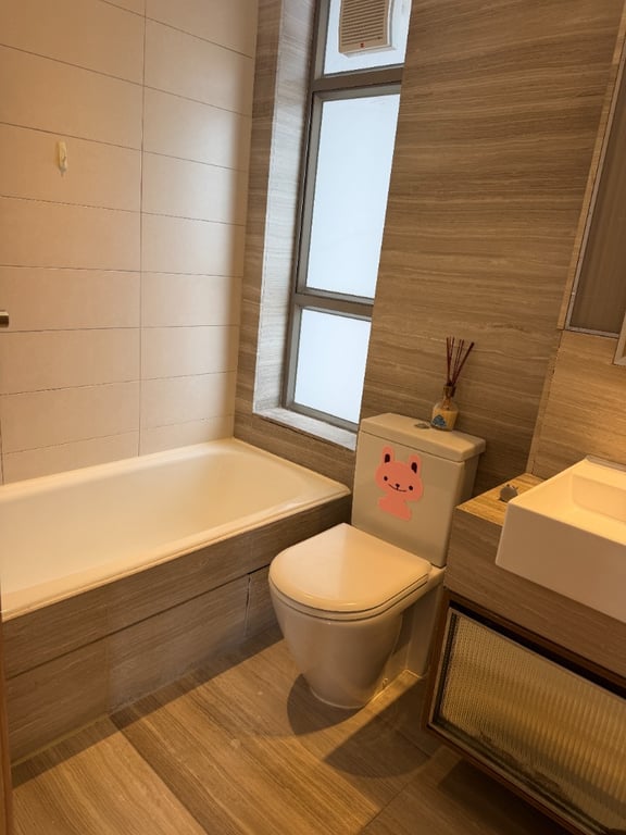 https://img.propertyraptor.com/cdn-cgi/imagedelivery/KD5bF_AFL0JDTbKLWF7z9g/ap8/ap8_001/hornet/prp/img/c286cd87debea8a4d32494a4434450f2-wtm.jpg/public