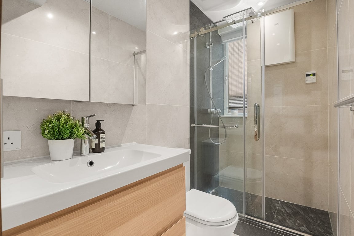 https://img.propertyraptor.com/cdn-cgi/imagedelivery/KD5bF_AFL0JDTbKLWF7z9g/ap8/ap8_001/hornet/prp/img/c29993b1028ede11e689a00dc04825bc-wtm.jpg/public