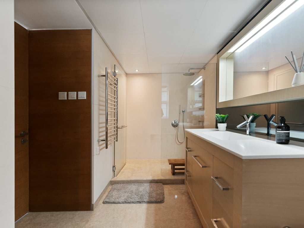https://img.propertyraptor.com/cdn-cgi/imagedelivery/KD5bF_AFL0JDTbKLWF7z9g/ap8/ap8_001/hornet/prp/img/c2adc0be2bc48fba2ea8634d58227c88-wtm.jpg/public