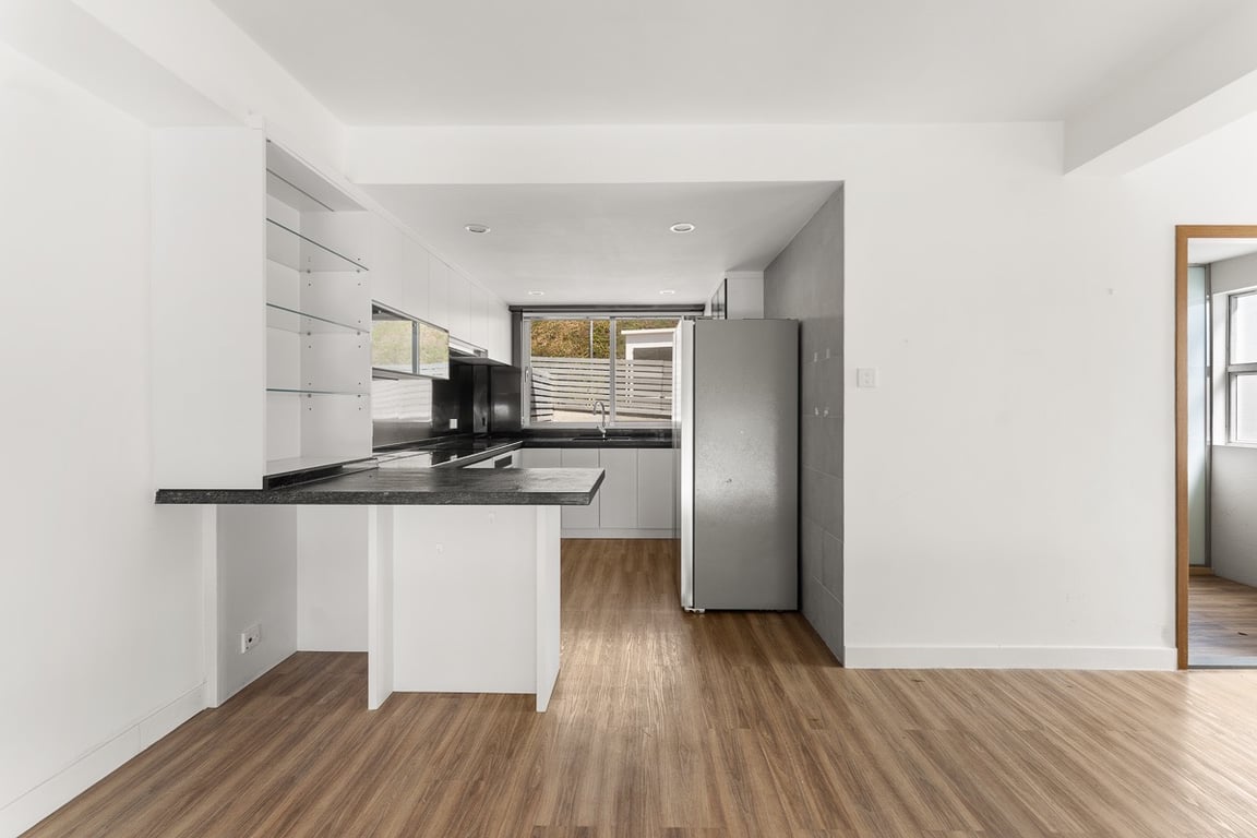 https://img.propertyraptor.com/cdn-cgi/imagedelivery/KD5bF_AFL0JDTbKLWF7z9g/ap8/ap8_001/hornet/prp/img/c2b4c37d9d93b66babb8255fc92d892d-wtm.jpg/public