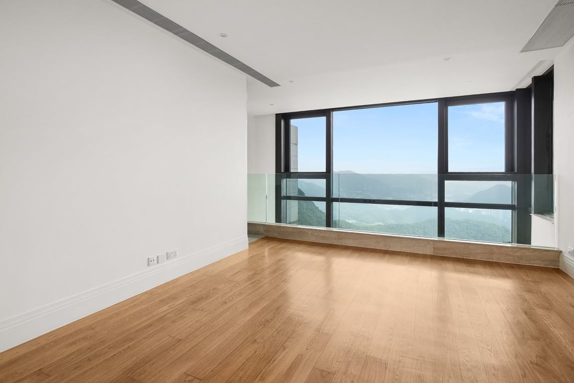https://img.propertyraptor.com/cdn-cgi/imagedelivery/KD5bF_AFL0JDTbKLWF7z9g/ap8/ap8_001/hornet/prp/img/c2c7bb020f2d29c11e5010531d017aac-wtm.jpg/public