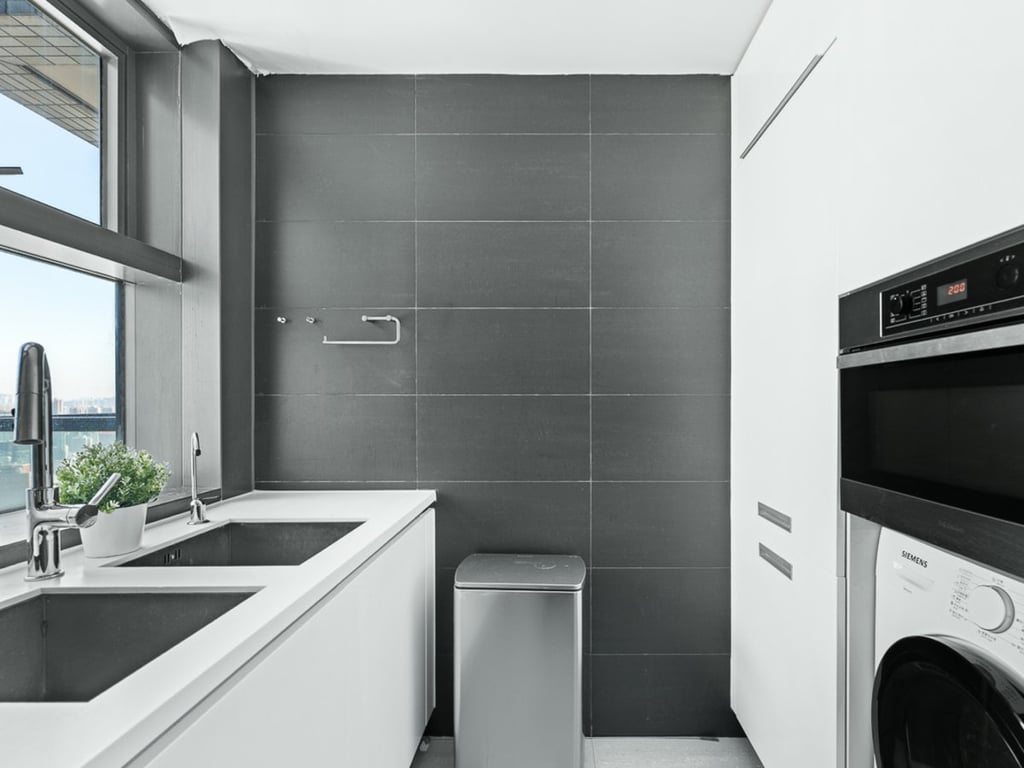 https://img.propertyraptor.com/cdn-cgi/imagedelivery/KD5bF_AFL0JDTbKLWF7z9g/ap8/ap8_001/hornet/prp/img/c30557318085722f1cba6c040ef5f884-wtm.jpg/public
