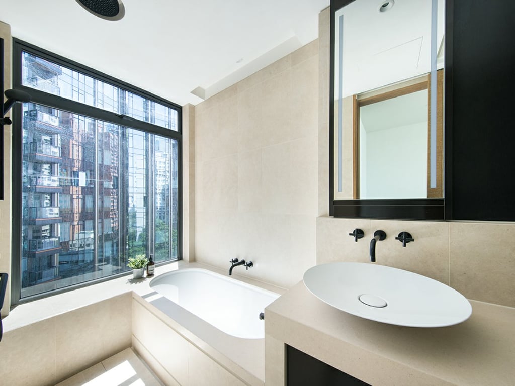 https://img.propertyraptor.com/cdn-cgi/imagedelivery/KD5bF_AFL0JDTbKLWF7z9g/ap8/ap8_001/hornet/prp/img/c35e829b54f9825f6d6e7824fb5a573a.jpg/public