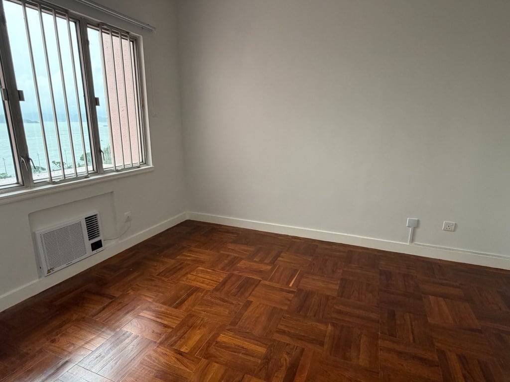 https://img.propertyraptor.com/cdn-cgi/imagedelivery/KD5bF_AFL0JDTbKLWF7z9g/ap8/ap8_001/hornet/prp/img/c36d69ecee0e9639f9fb05c706d7b890-wtm.jpg/public