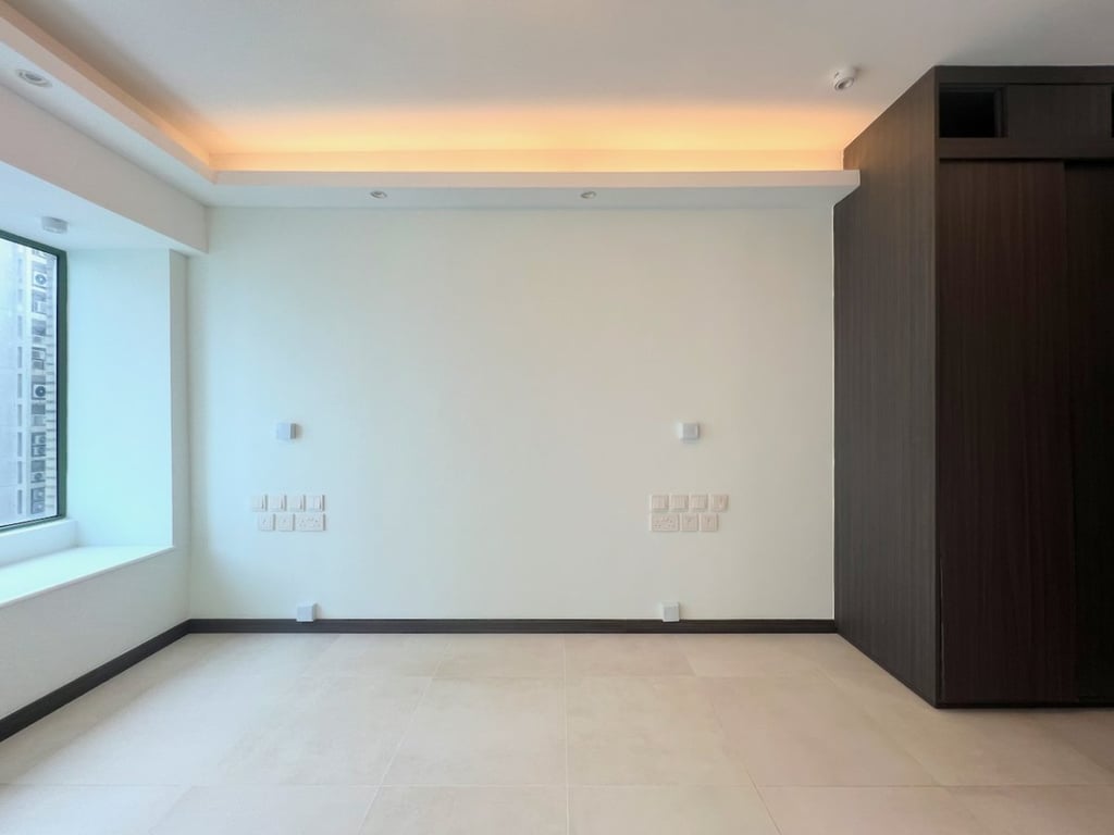 https://img.propertyraptor.com/cdn-cgi/imagedelivery/KD5bF_AFL0JDTbKLWF7z9g/ap8/ap8_001/hornet/prp/img/c36d936a685faa6454fd9b683c0be7e9.jpg/public