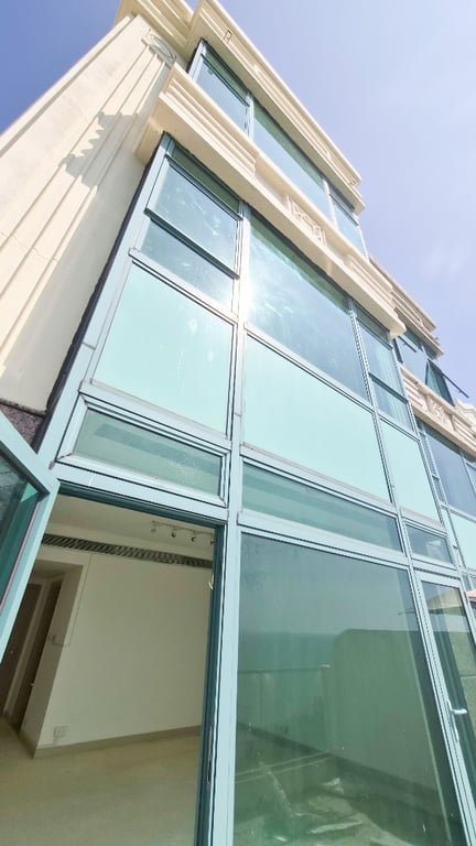 https://img.propertyraptor.com/cdn-cgi/imagedelivery/KD5bF_AFL0JDTbKLWF7z9g/ap8/ap8_001/hornet/prp/img/c38df7f9eaa866e4462380a116cdf6de-wtm.jpg/public