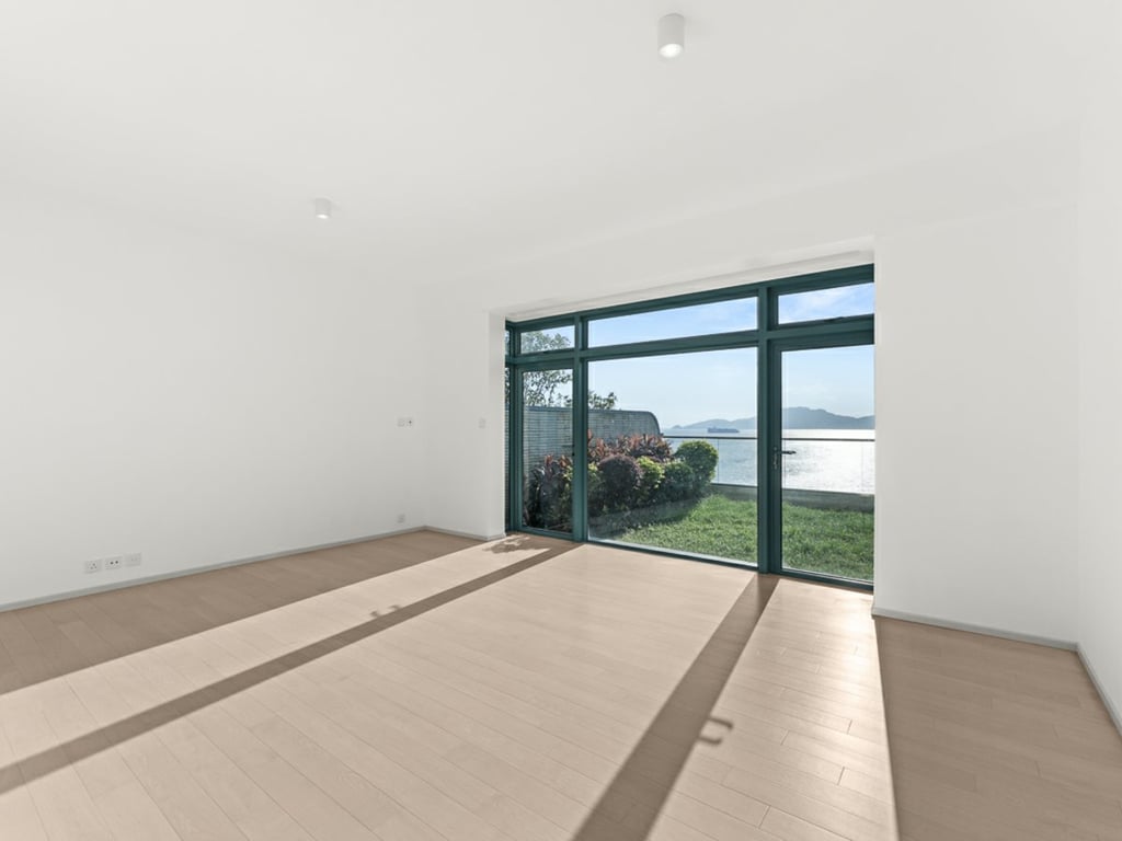 https://img.propertyraptor.com/cdn-cgi/imagedelivery/KD5bF_AFL0JDTbKLWF7z9g/ap8/ap8_001/hornet/prp/img/c3b2676e4e972d87e6d06f34844e5710.jpg/public