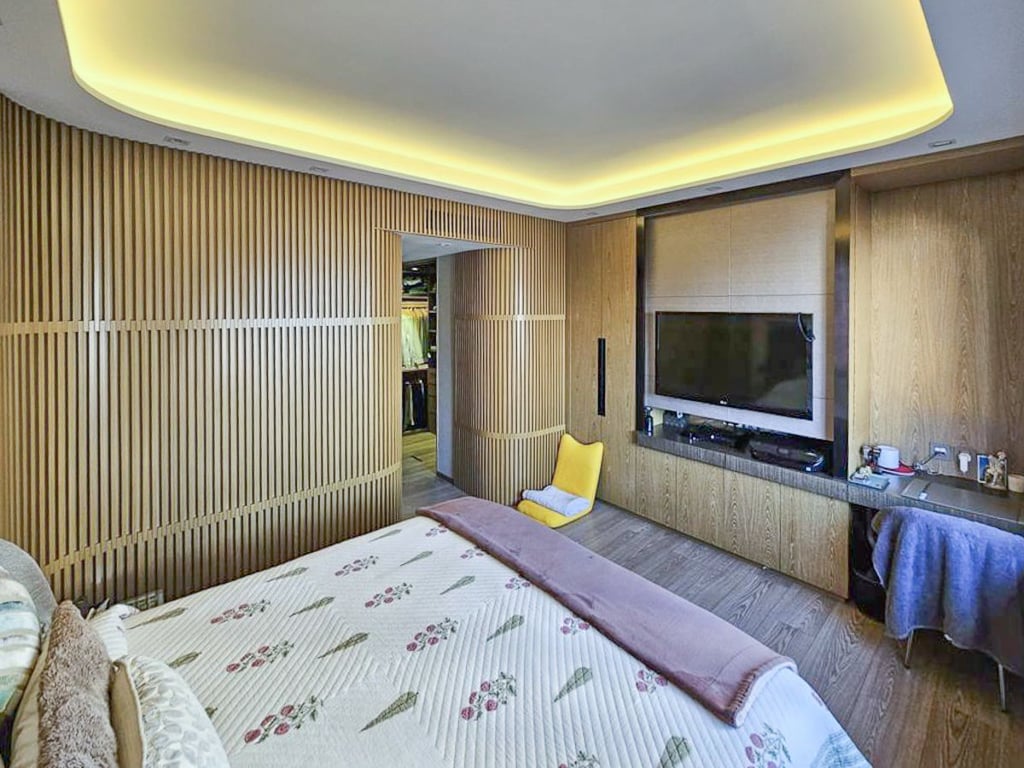 https://img.propertyraptor.com/cdn-cgi/imagedelivery/KD5bF_AFL0JDTbKLWF7z9g/ap8/ap8_001/hornet/prp/img/c3b7dcee93bf5b3e27bf0d8416d6907e.jpg/public