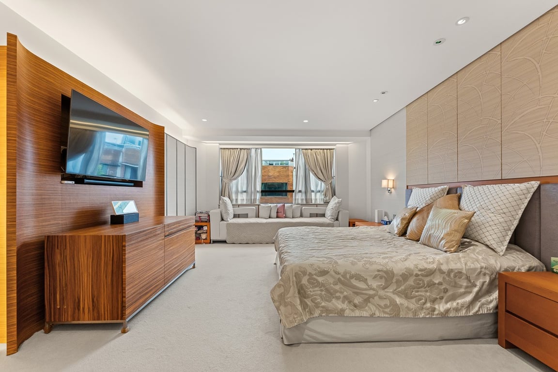 https://img.propertyraptor.com/cdn-cgi/imagedelivery/KD5bF_AFL0JDTbKLWF7z9g/ap8/ap8_001/hornet/prp/img/c3d242fd8f63fd2175bba6fd65bed98f-wtm.jpg/public
