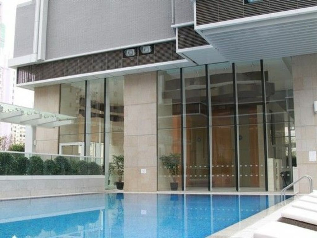 https://img.propertyraptor.com/cdn-cgi/imagedelivery/KD5bF_AFL0JDTbKLWF7z9g/ap8/ap8_001/hornet/prp/img/c403ae465fde5308b98205df79e9e977-wtm.jpg/public
